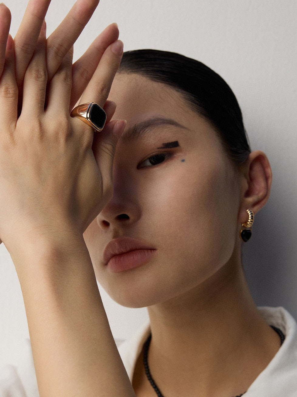 Lock Heart Onyx Hoops Detachable in Sterling Silver - Image 7