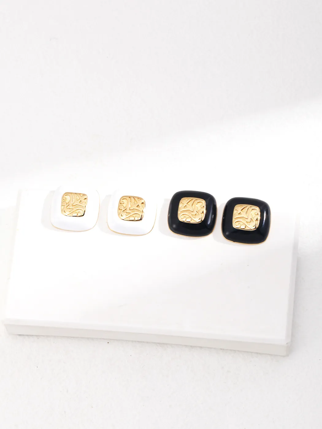 Baroque Scroll Enamel Stud - Image 5