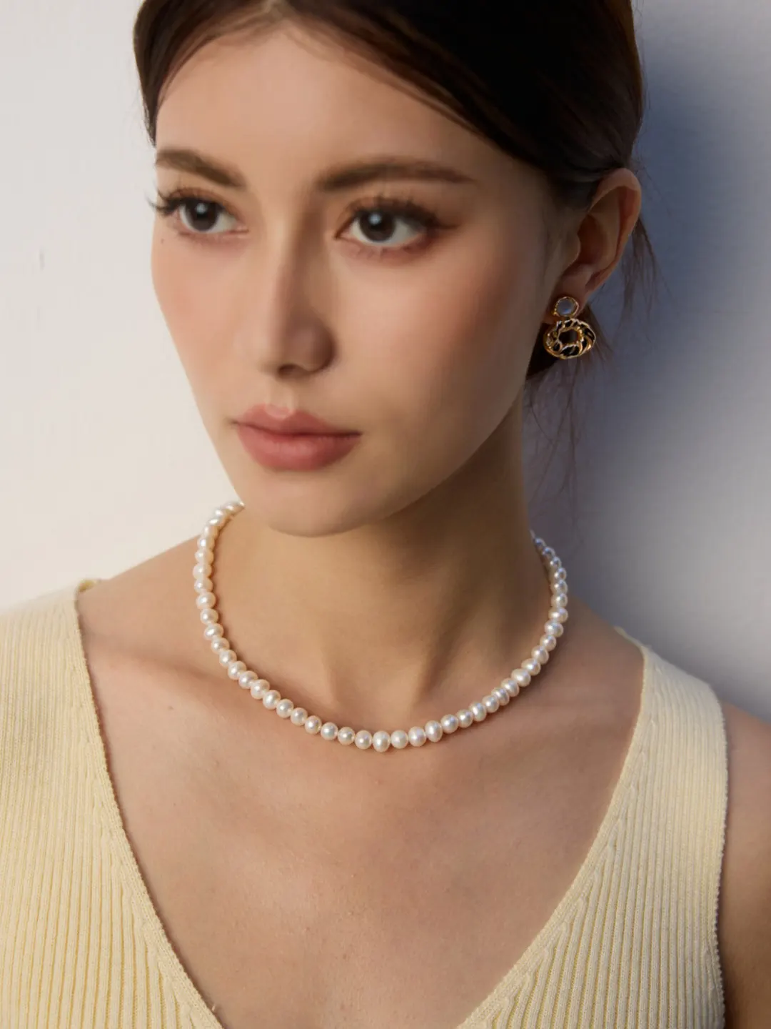 Classic Natural Pearl Necklace - Image 7