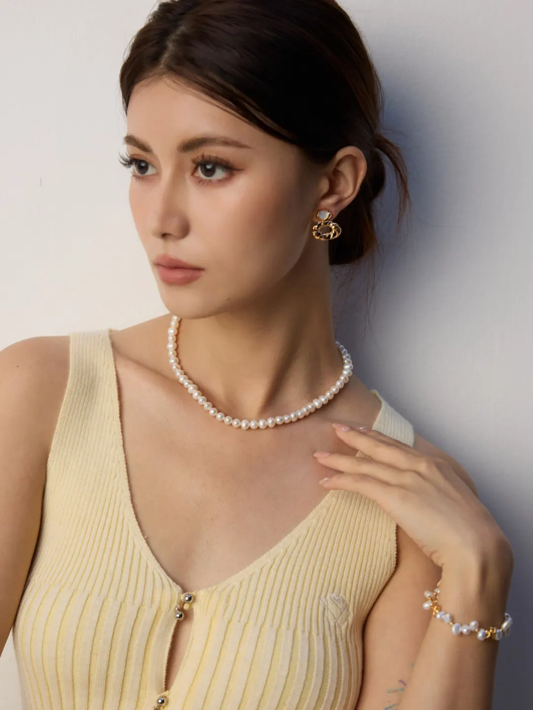 Classic Natural Pearl Necklace - Image 5