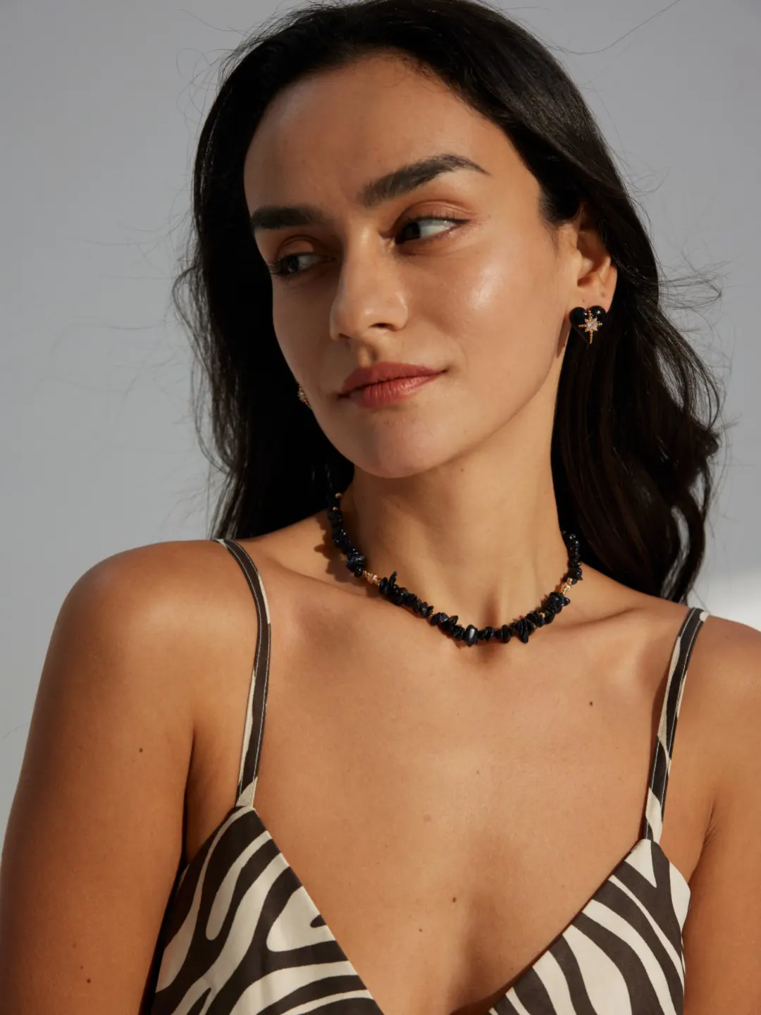 Night Shard Sandstone Necklace with Pearl in S925 - Image 3