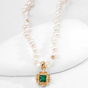 Versailles Lace Pearl Necklace with Green CZ Pendant