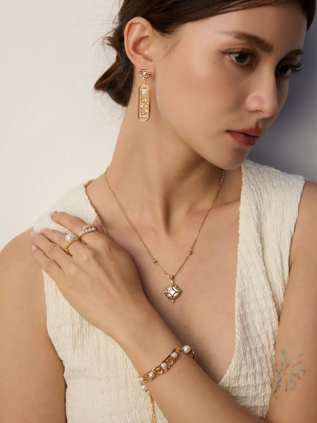 Lozenge Gleams CZ Pendant Sterling Silver with Mother of Pearl - Image 5