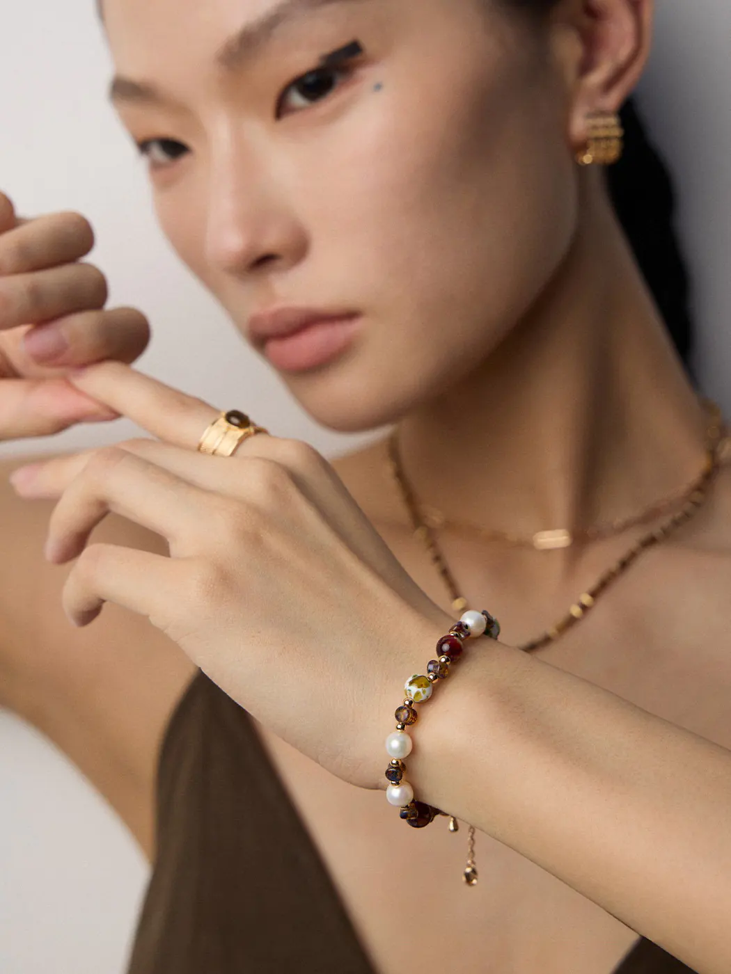 Natural Pearl Shell Bracelet in S925 Sterling Silver - Image 5