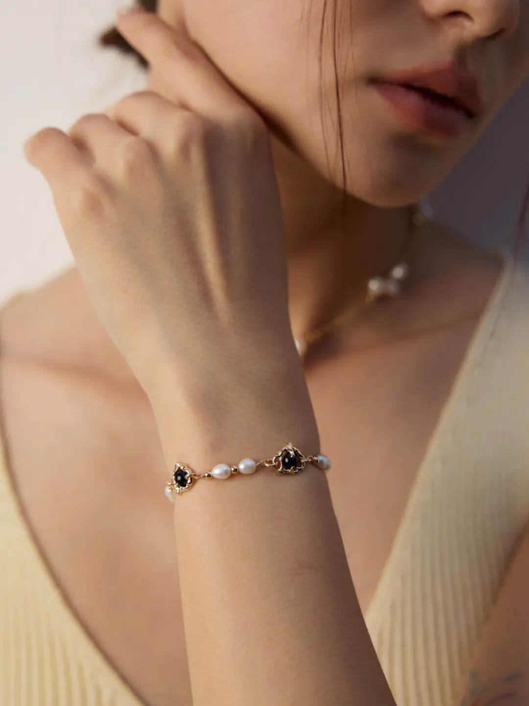 Natural Pearl Black Onyx Bracelet - Image 2