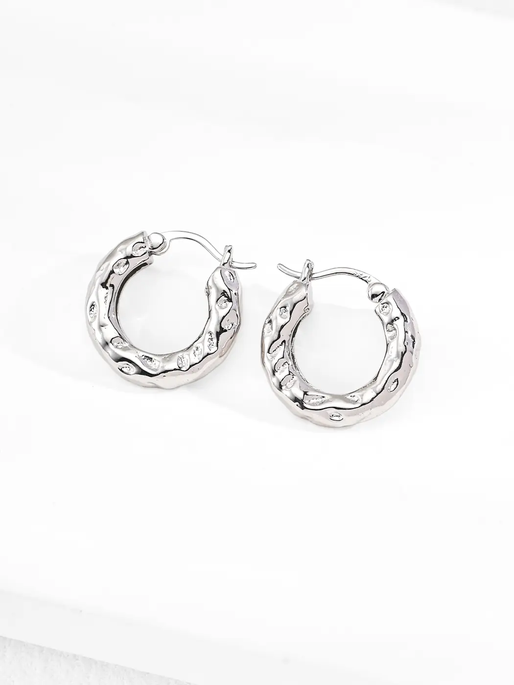 Raw Contour Texture Hoops S925 Minimalist Earrings - Image 4