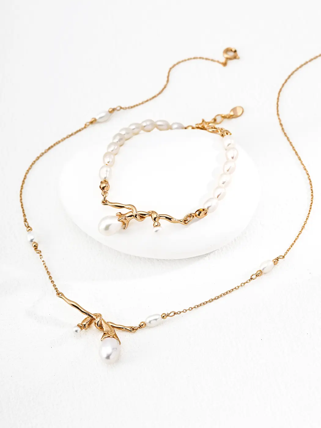 Pearl Vine Branch Necklace in 18K Gold S925 Silver - Image 3